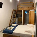 Pinelopi's House * 库佛斯港