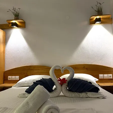 Pinelopi's House Appartamento *