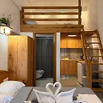 Pinelopi's House דירה *